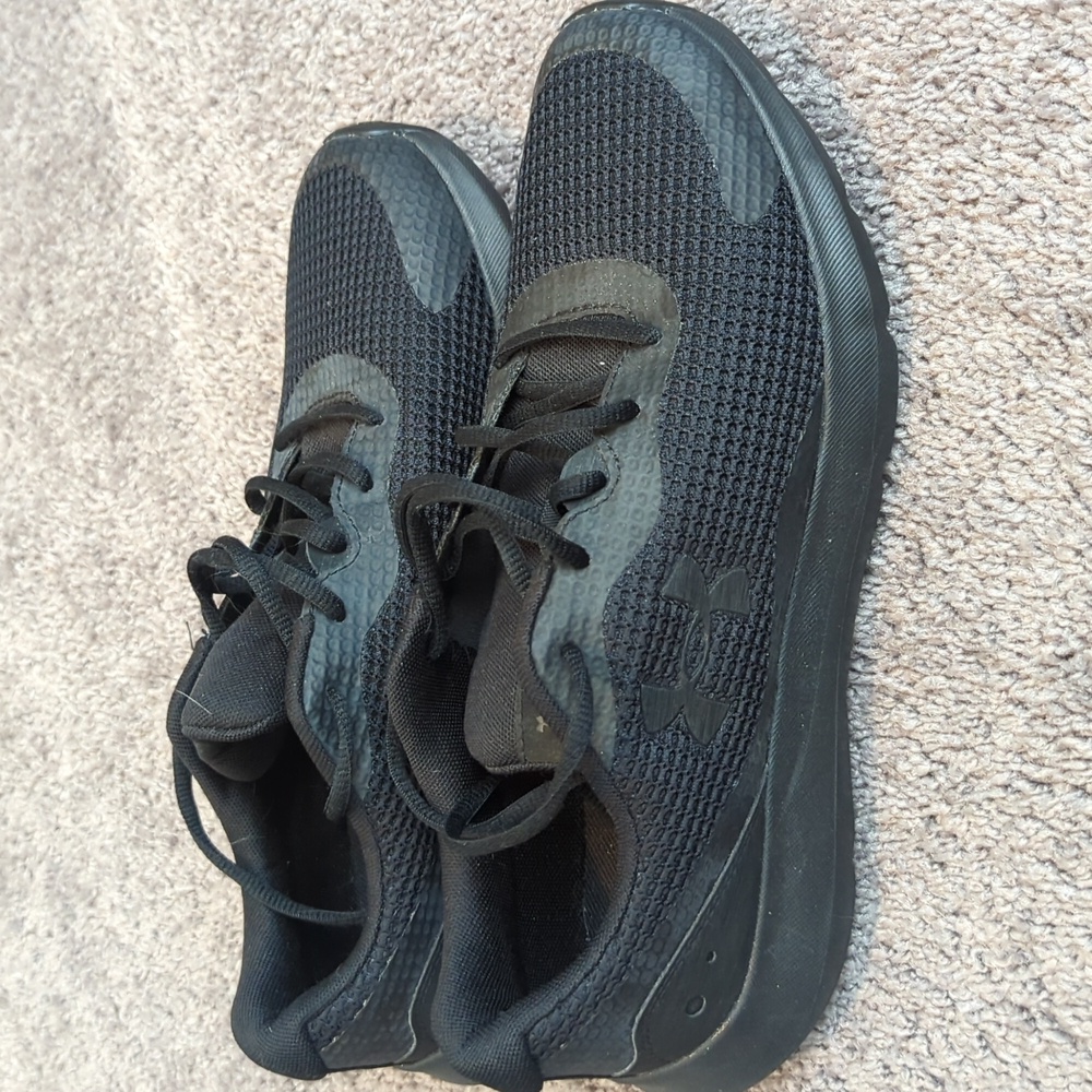 Men's Under Armour Surge Shie - Picture 2 of 4